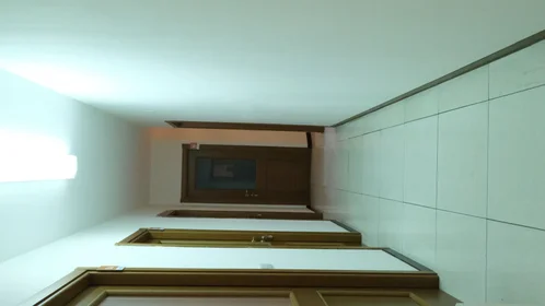 Quarto privado em Via Michele Coppino 26, imagem 13 de 16