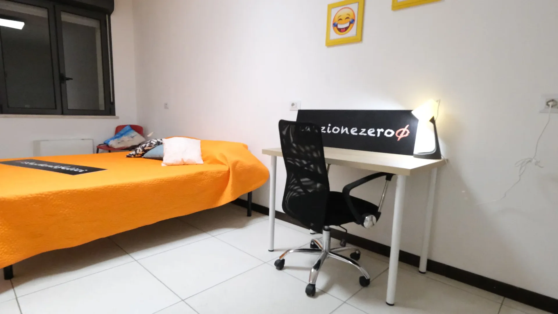 Quarto para alugar em apartamento de estudantes em , totalmente mobilado