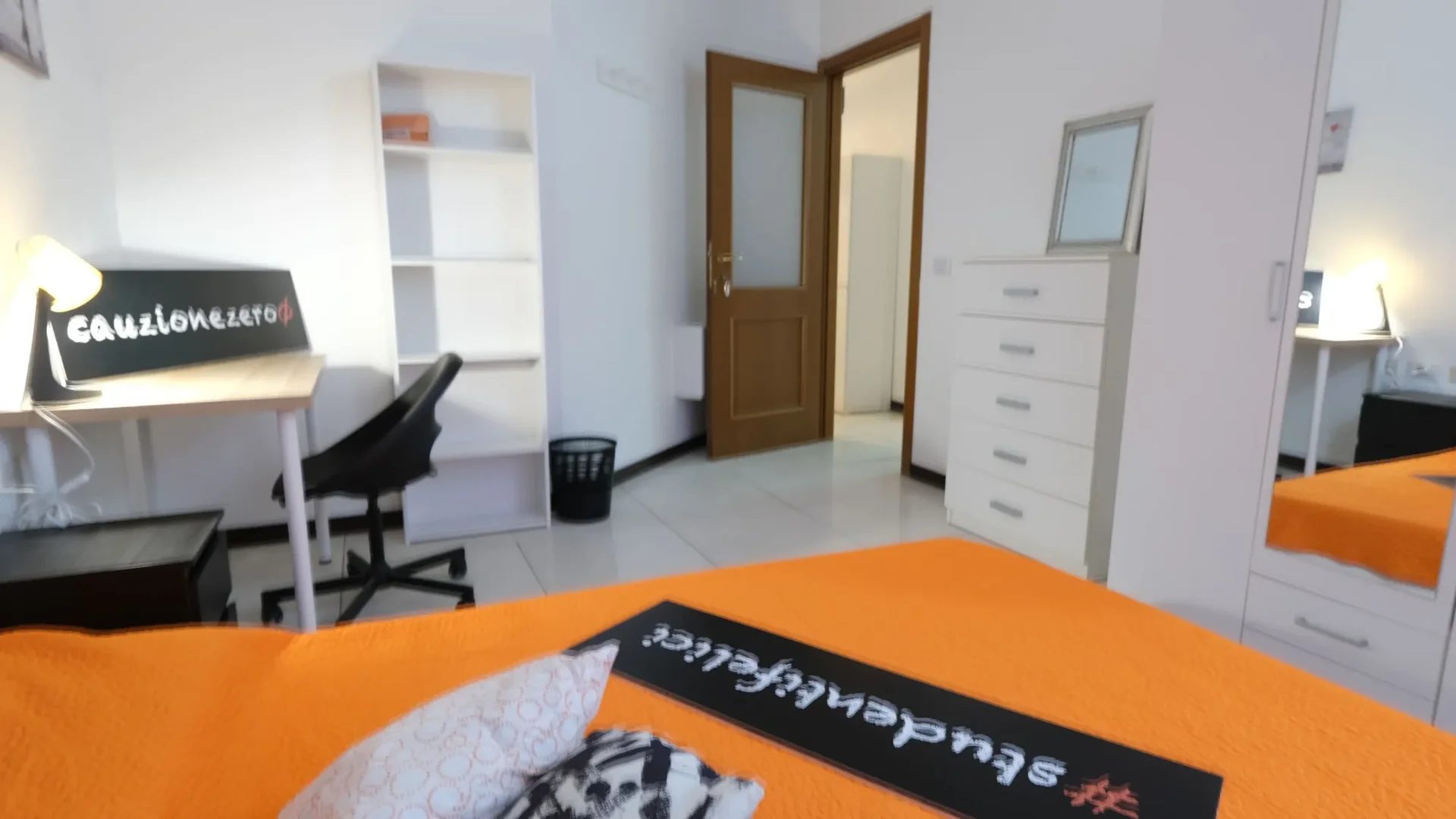 Quarto para alugar em apartamento de estudantes em , totalmente mobilado