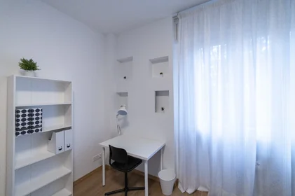 Stanza privata in Viale Fratelli Spazzoli 123, immagine 4 di 15