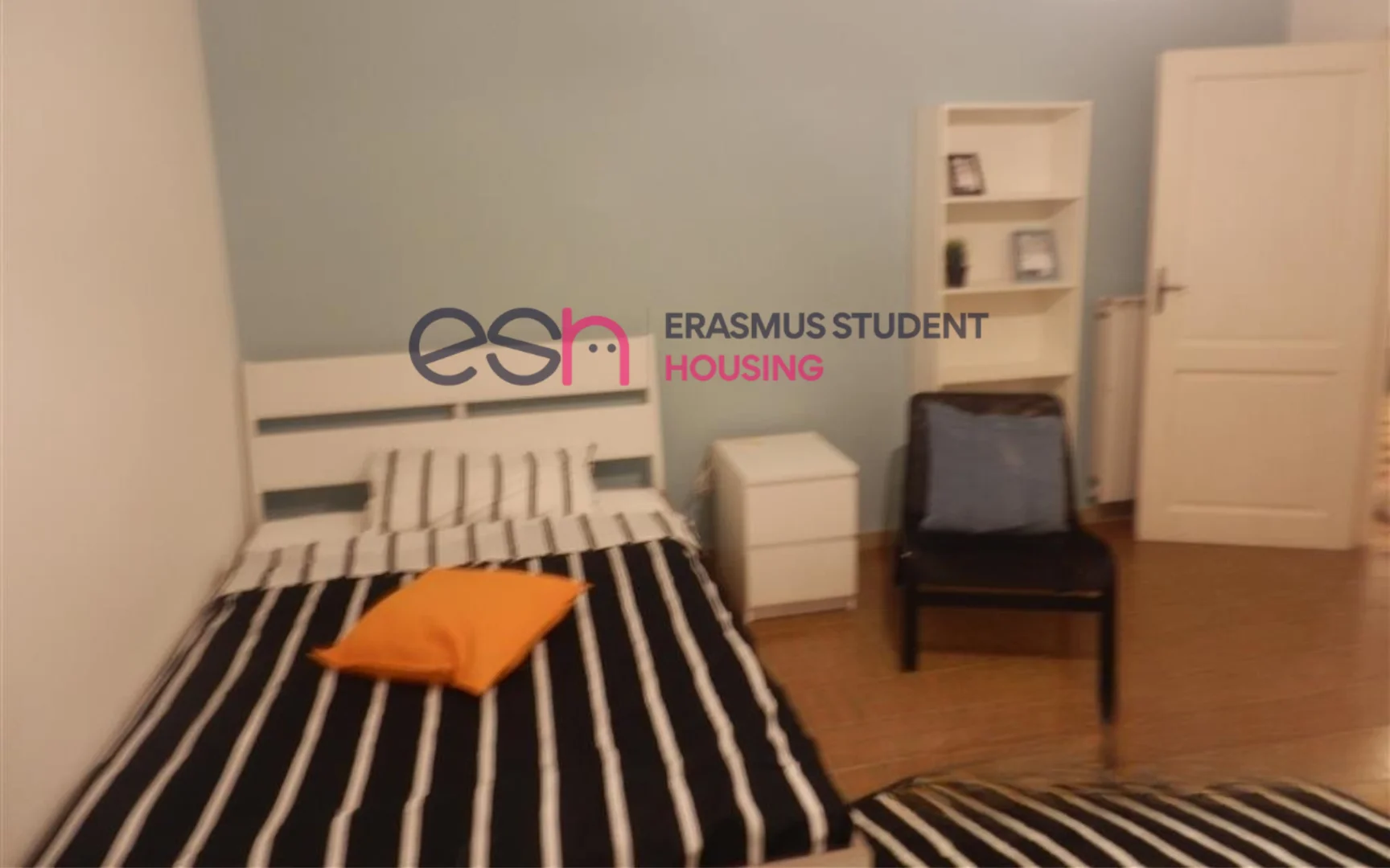 Funktionelles Studentenzimmer perfekt zum Studieren in 