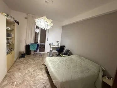 Stanza privata in Via Gaetano Donizetti 12, immagine 1 di 10