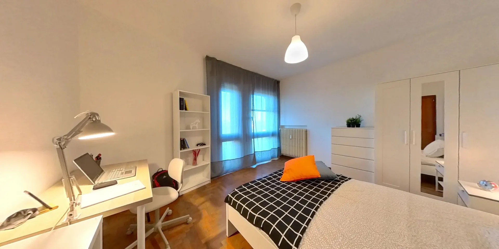 Zimmer in Studentenwohnung in zu vermieten, voll möbliert