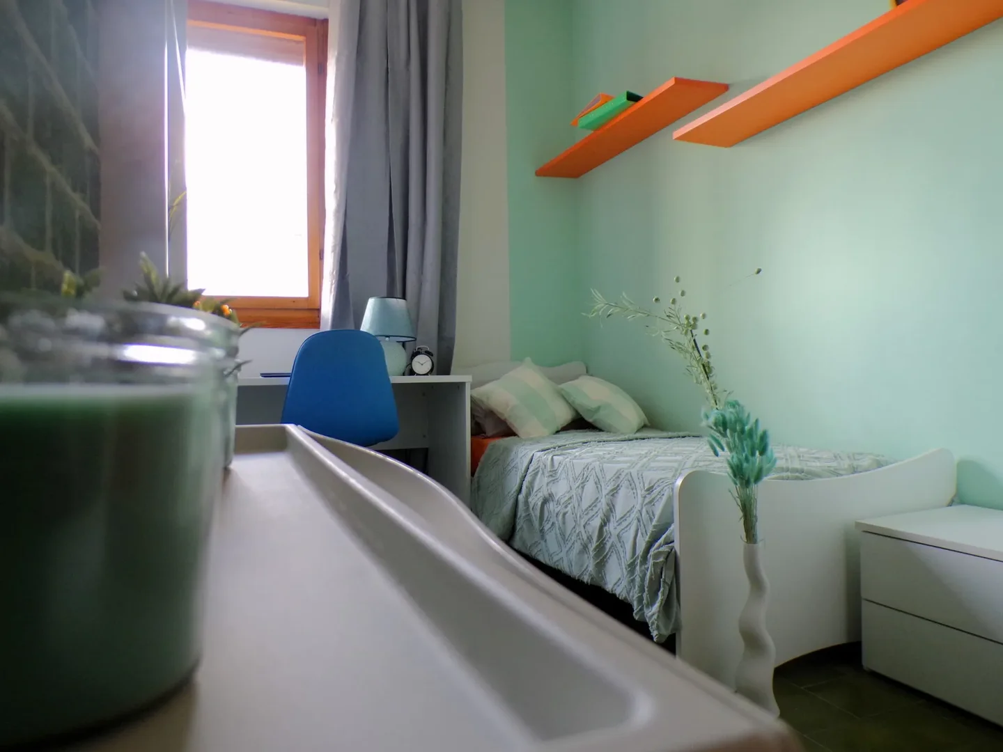 Budget-friendly student room close to campus in 