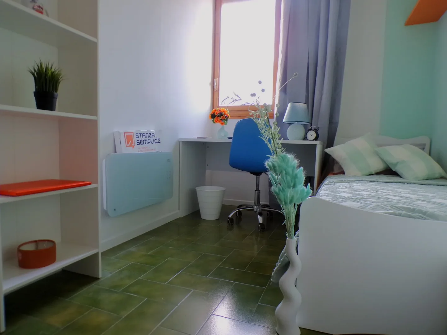 Budget-friendly student room close to campus in 