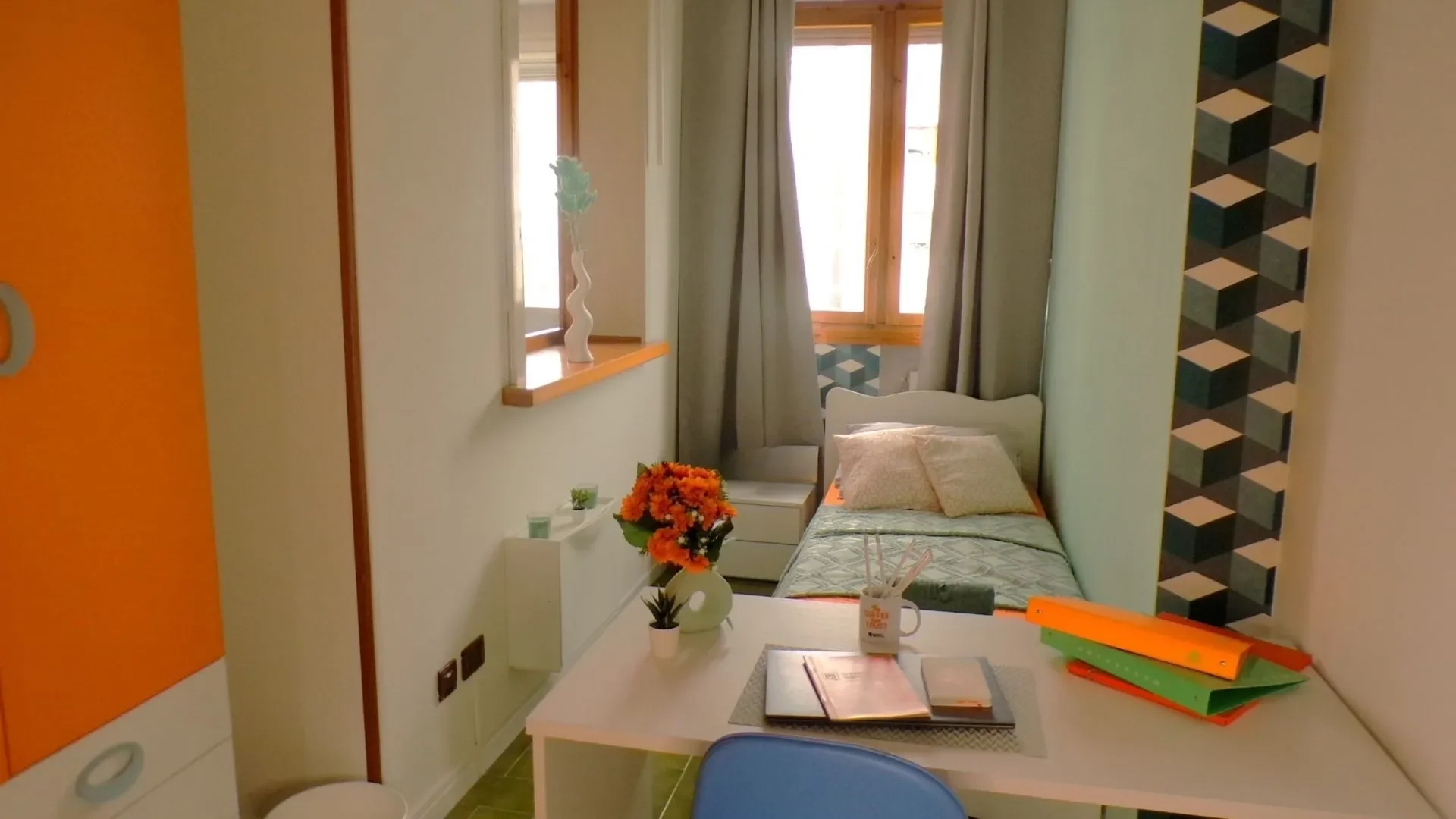 Student-friendly room in with modern amenities