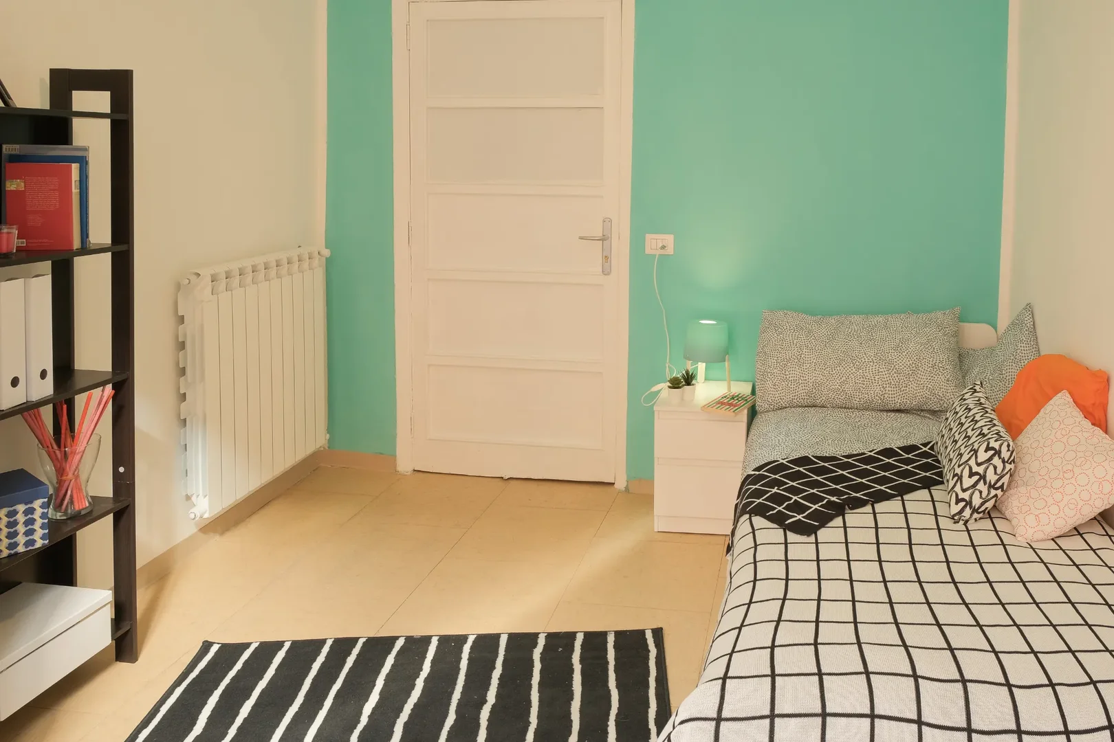 Economical student room with convenient location in 