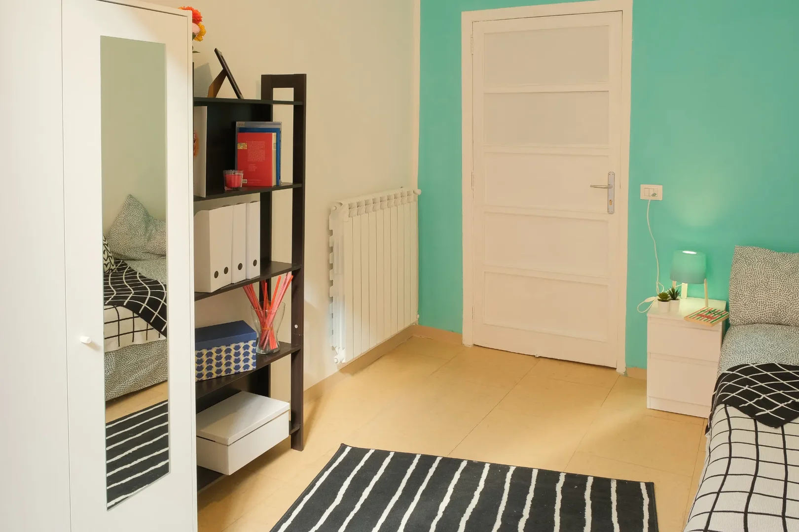 Student-friendly room in  with modern amenities