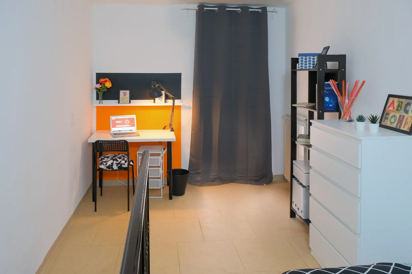 Budget-friendly student room close to campus in 