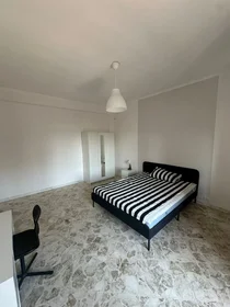 Chambre privée à Viale Unità d'Italia 25, image 1 de 8