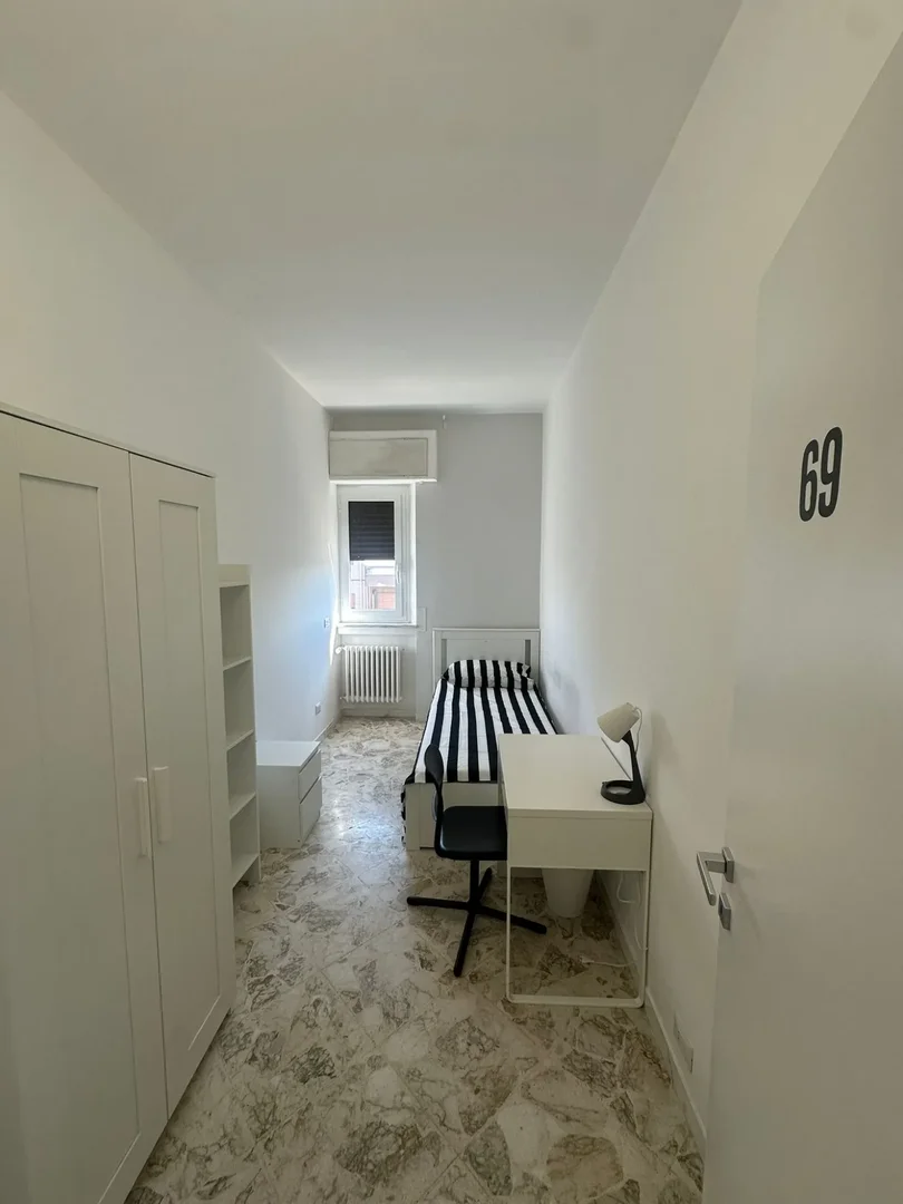 Chambre d'étudiant fonctionnelle parfaite pour étudier dans 
