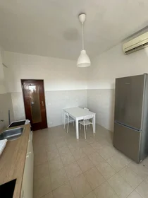 Chambre privée à Viale Unità d'Italia 25, image 3 de 8