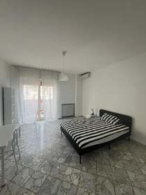 Habitación privada en Via Giuseppe Forges Davanzati 6, imagen 1 de 6