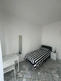 Habitación privada en Via Giuseppe Forges Davanzati 6, imagen 2 de 6