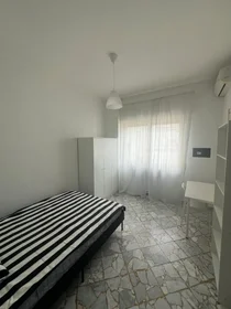 Habitación privada en Via Giuseppe Forges Davanzati 6, imagen 1 de 6