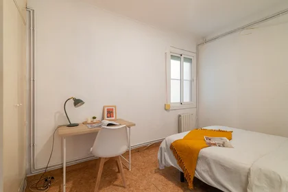 Chambre privée à Carrer d'Aragó 115, image 1 de 17