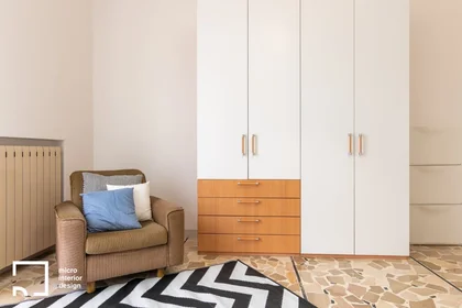 Habitación privada en Via Antonio De Nino 27, imagen 5 de 13
