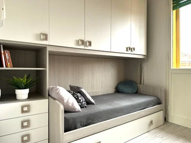 Chambre privée à Via Vermena 1, image 1 de 10