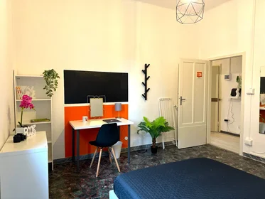 Chambre privée à Via Vermena 1, image 3 de 19