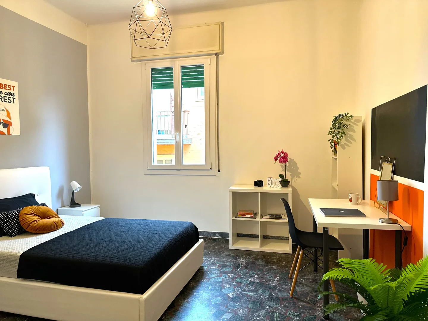 Chambre conviviale pour les étudiants dans  avec des équipements modernes