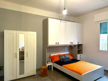 Chambre privée à Via Vermena 1, image 1 de 19