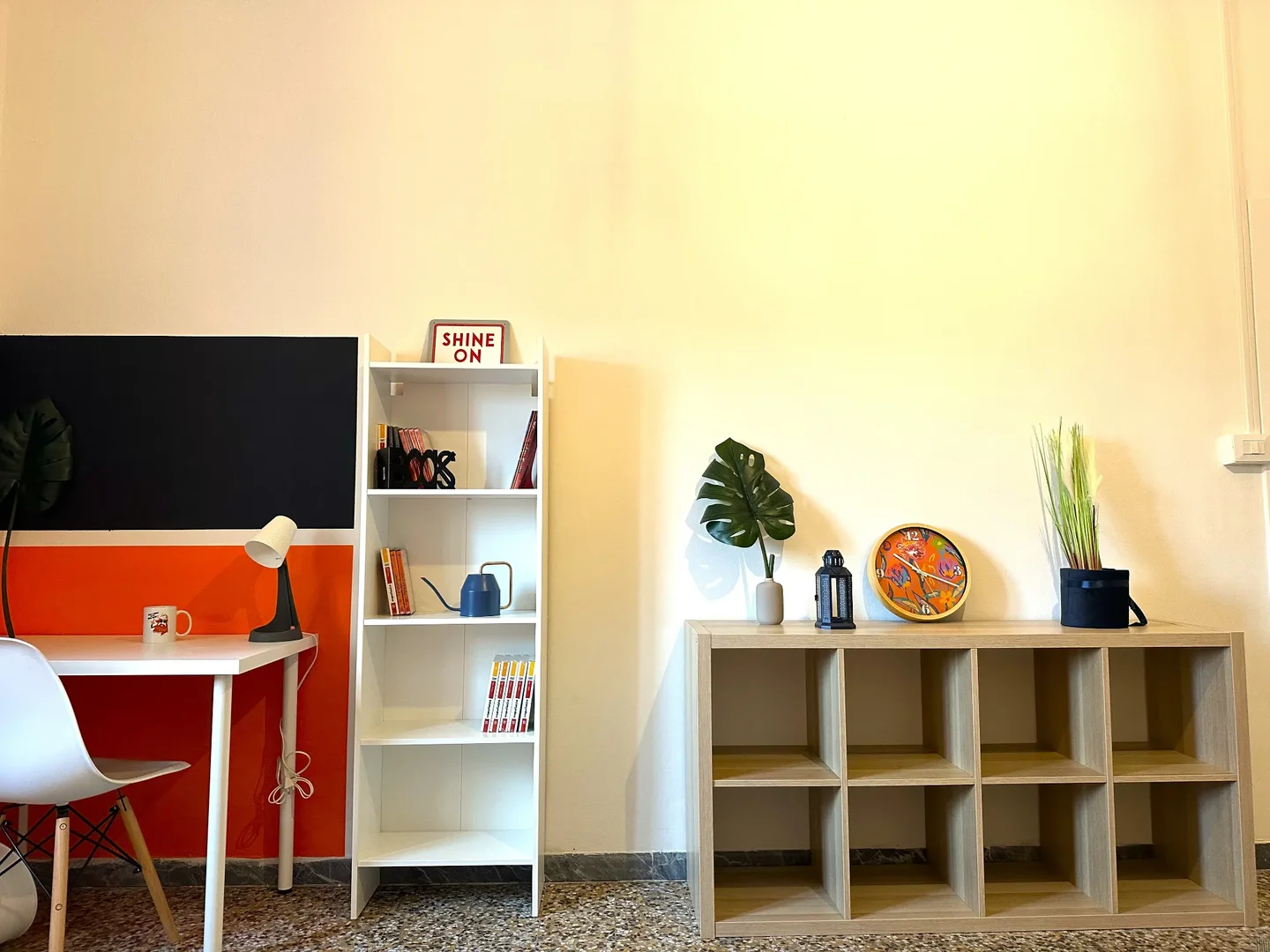 Chambre conviviale pour les étudiants dans  avec des équipements modernes