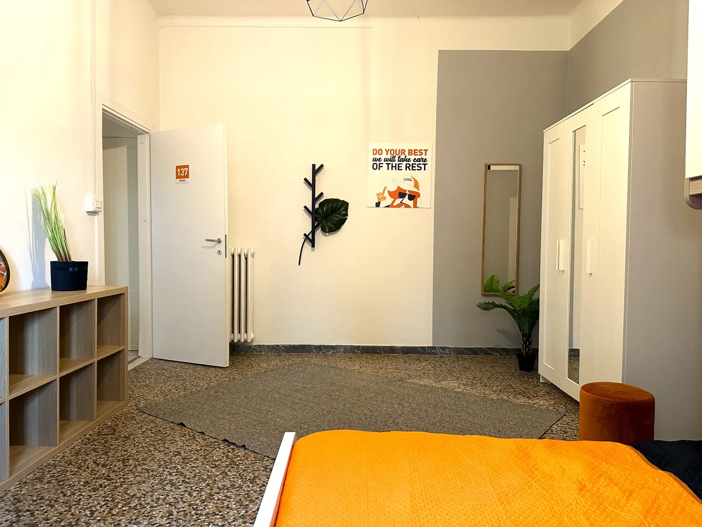 Chambre confortable pour étudiants disponible dans 
