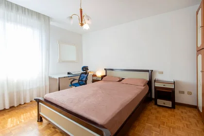 Chambre privée à Via Empoli, image 1 de 7