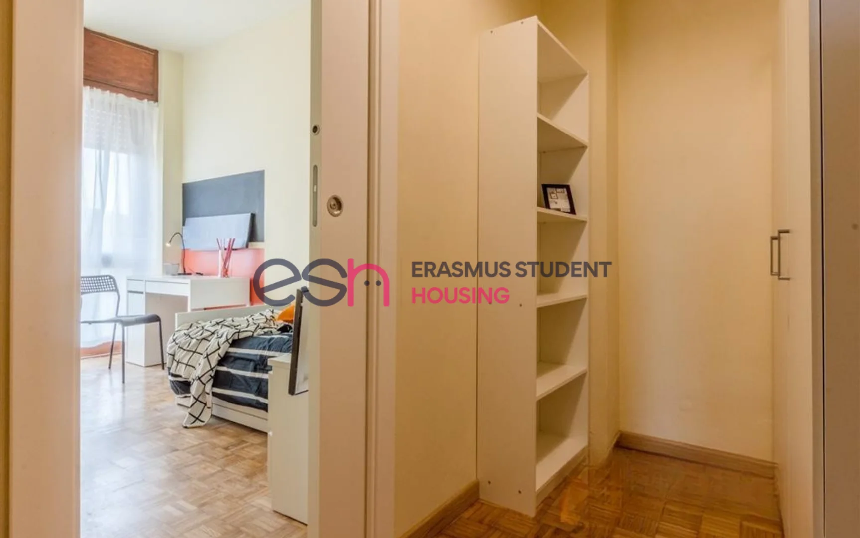 Funktionelles Studentenzimmer perfekt zum Studieren in 
