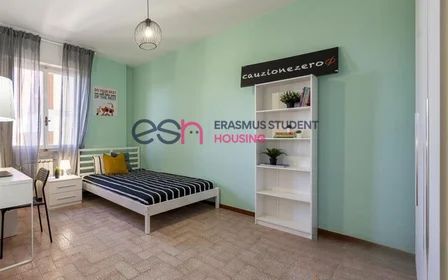 Quarto privado em Via Giovan Battista Pellizzi, imagem 1 de 15