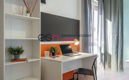 Quarto privado em Via Giovan Battista Pellizzi, imagem 1 de 15