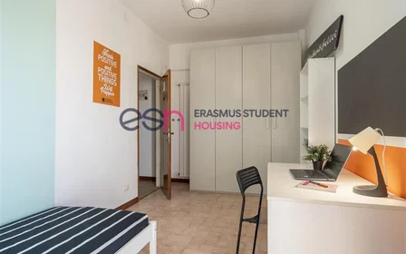 Quarto privado em Via Giovan Battista Pellizzi, imagem 2 de 15