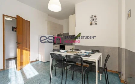 Quarto privado em Via Giovan Battista Pellizzi, imagem 4 de 15