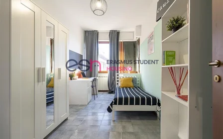 Quarto privado em Via Giovan Battista Pellizzi, imagem 1 de 15
