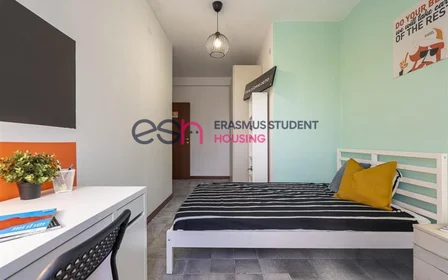 Quarto privado em Via Giovan Battista Pellizzi, imagem 1 de 15