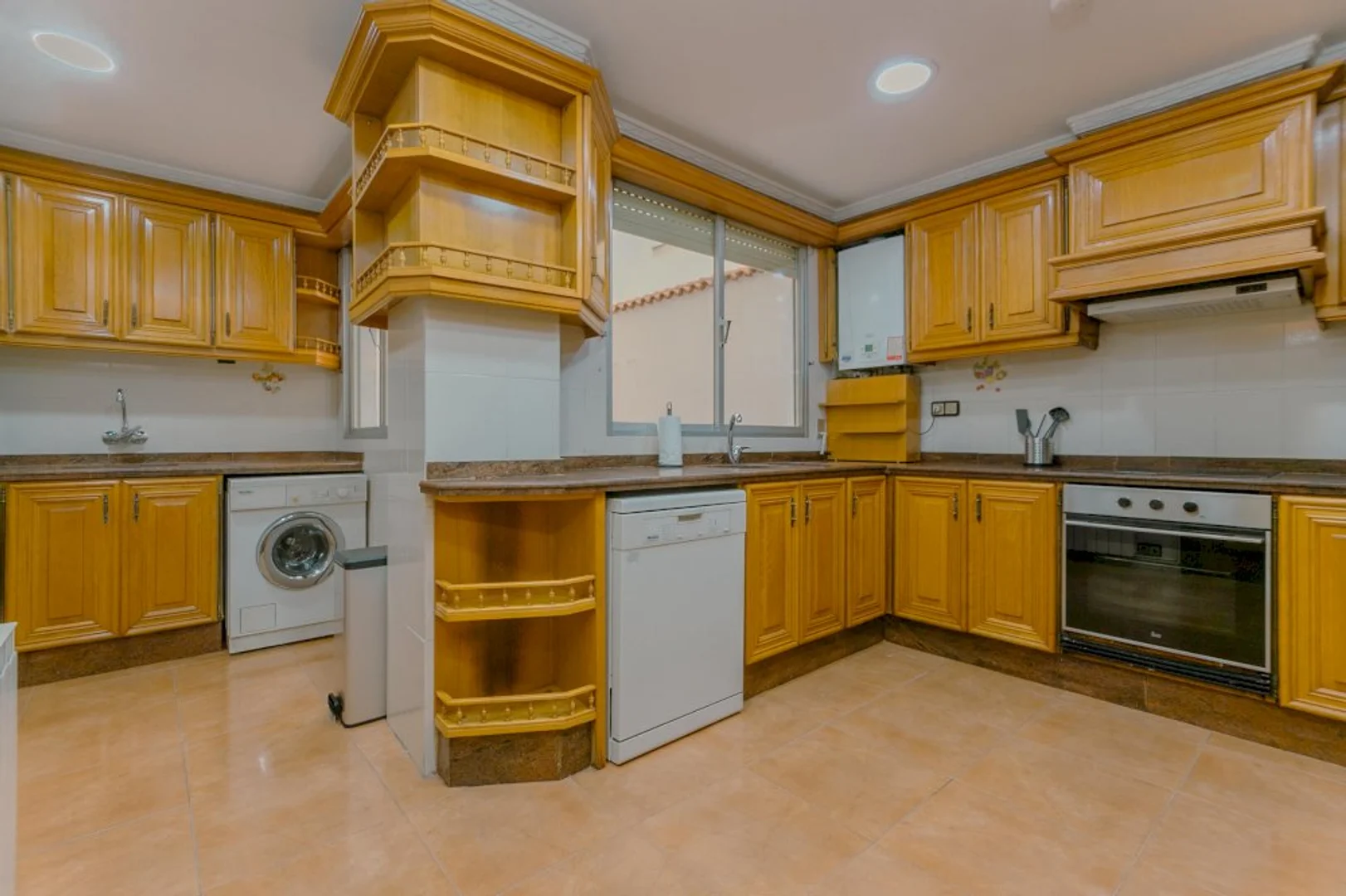 Habitación estudiantil económica con ubicación conveniente en 