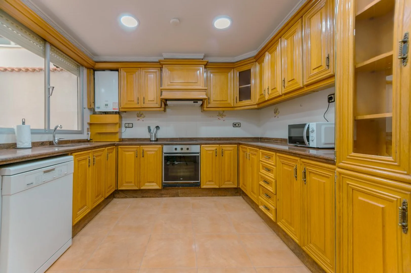 Habitación estudiantil económica con ubicación conveniente en 