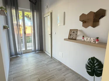 Quarto privado em Via Tirino 67, imagem 8 de 11