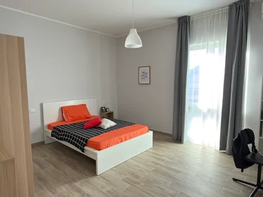 Quarto privado em Via Tirino 67, imagem 2 de 11