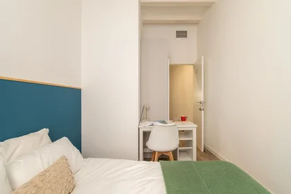 私人房间 在 Carrer de l'Hospital 68, 16的图像3