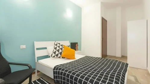 Chambre privée à Via Fanfulla Da Lodi 9, image 1 de 14