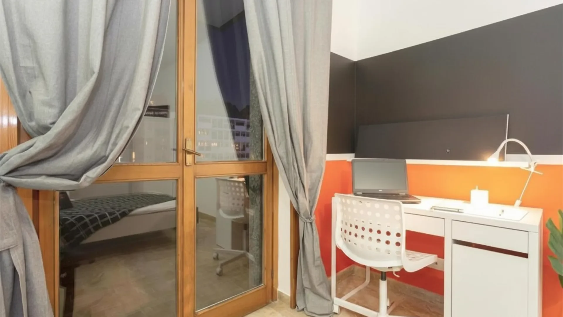 Chambre d'étudiant économique avec emplacement pratique dans 