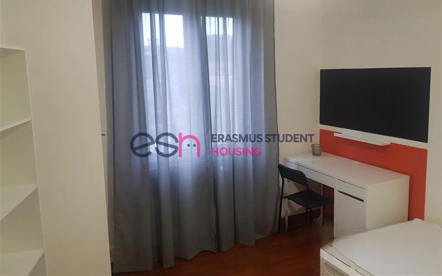 Helles und luftiges Studentenzimmer mit einfachem Zugang zur Universität in 