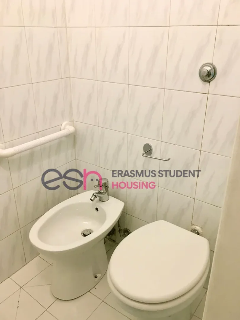 Zimmer in Studentenwohnung in  zu vermieten, voll möbliert