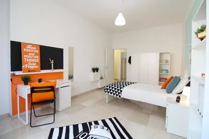 Privatzimmer in der Via Giacomo Ciamician 4, bild 3 von 21