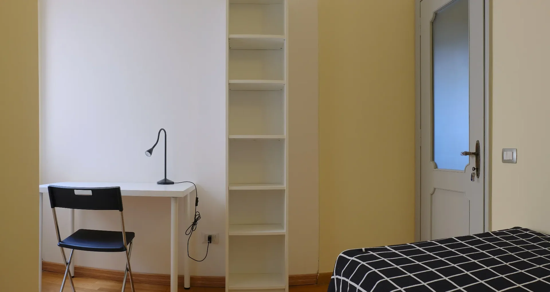 Funktionelles Studentenzimmer perfekt zum Studieren in 