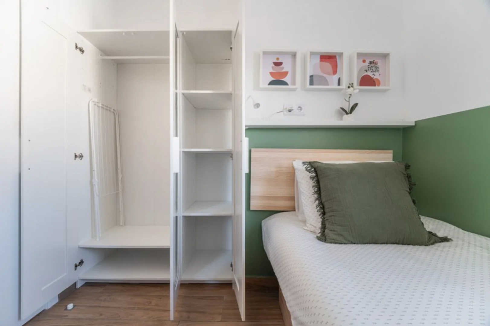 Habitación estudiantil económica cerca del campus en 