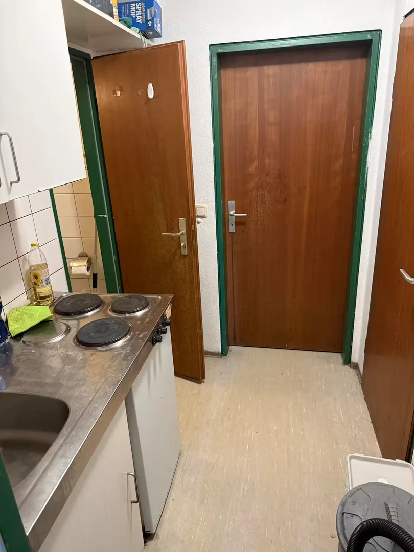 Quarto de estudante confortável e espaçoso em 