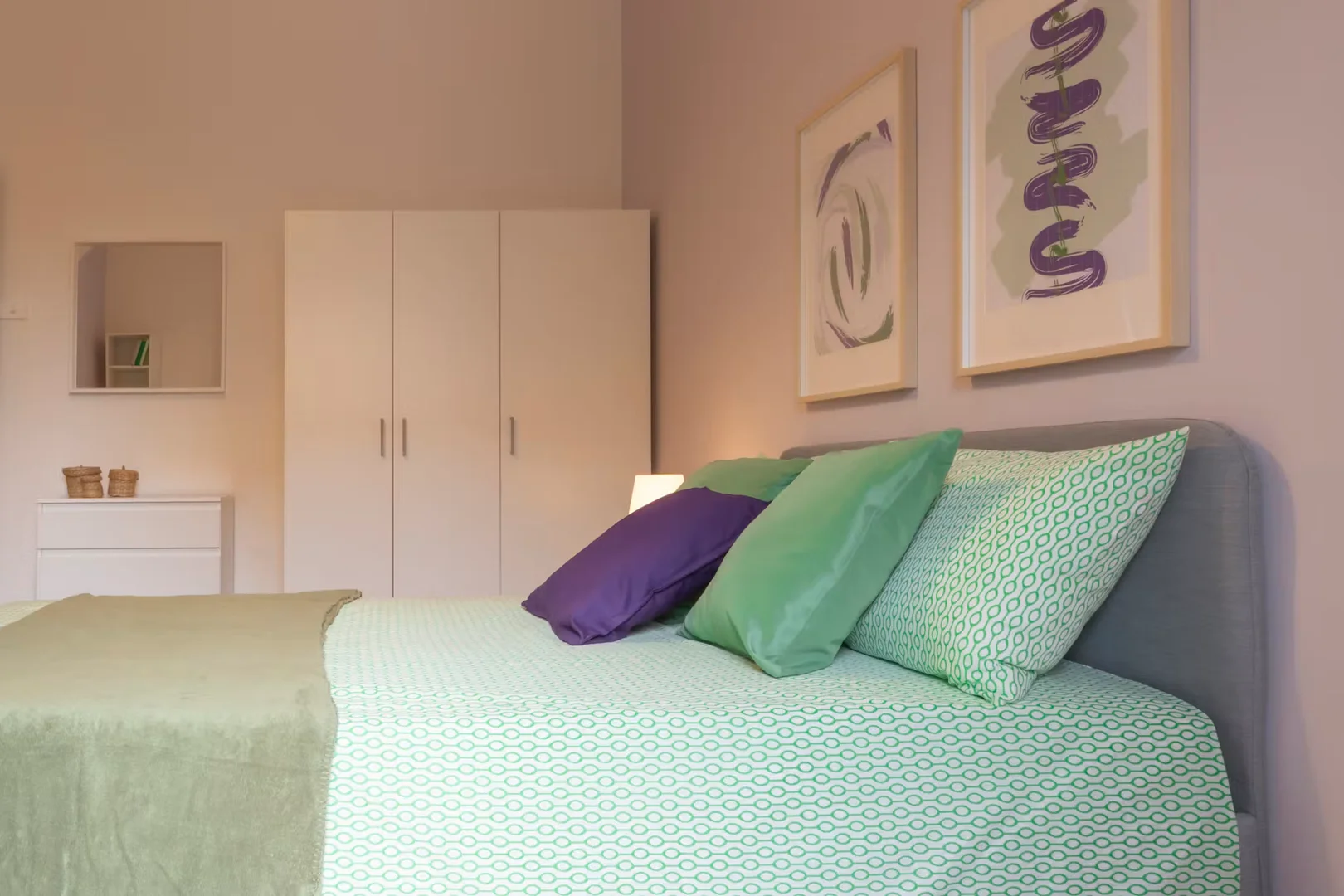 Funktionelles Studentenzimmer perfekt zum Studieren in 