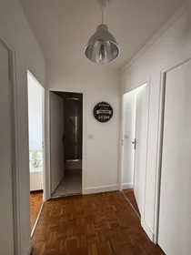 Private room at Reims, 51100, image 10 of 14
